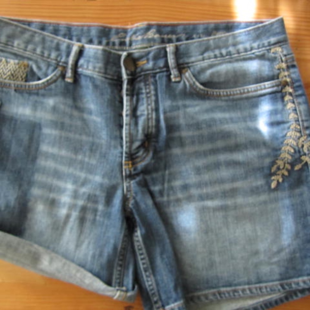 Eddie Bauer Boyfriend Style Shorts size 8